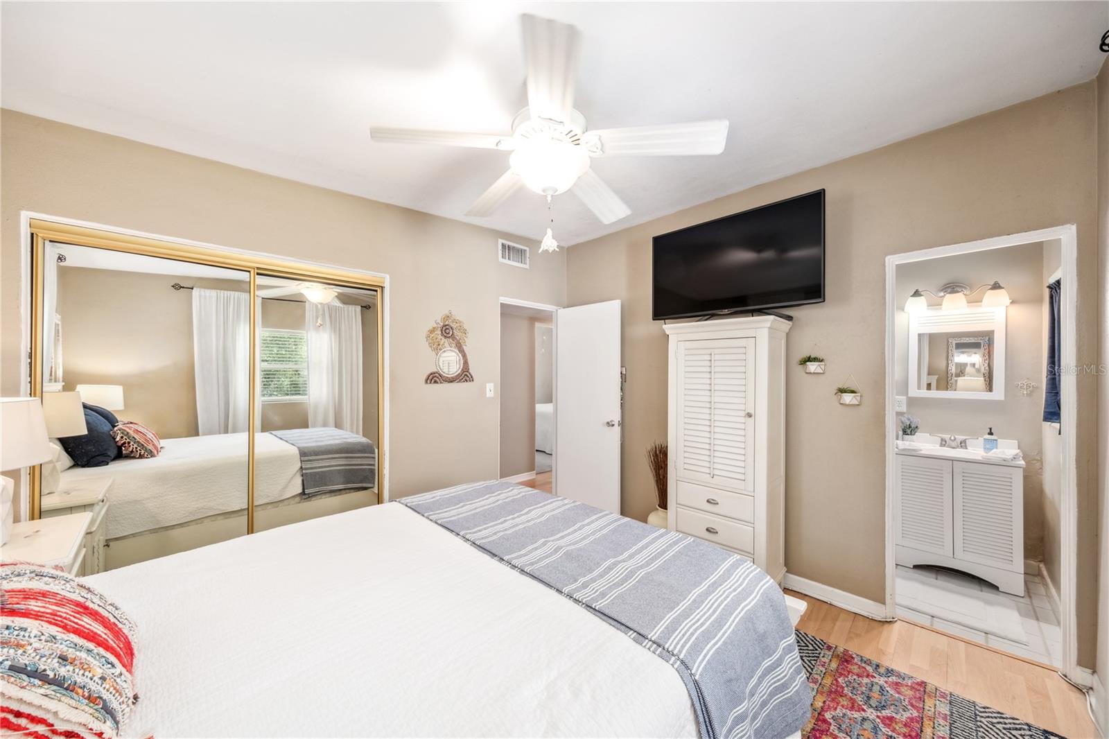 Image 13 of 23 For 4106 Alverado Street