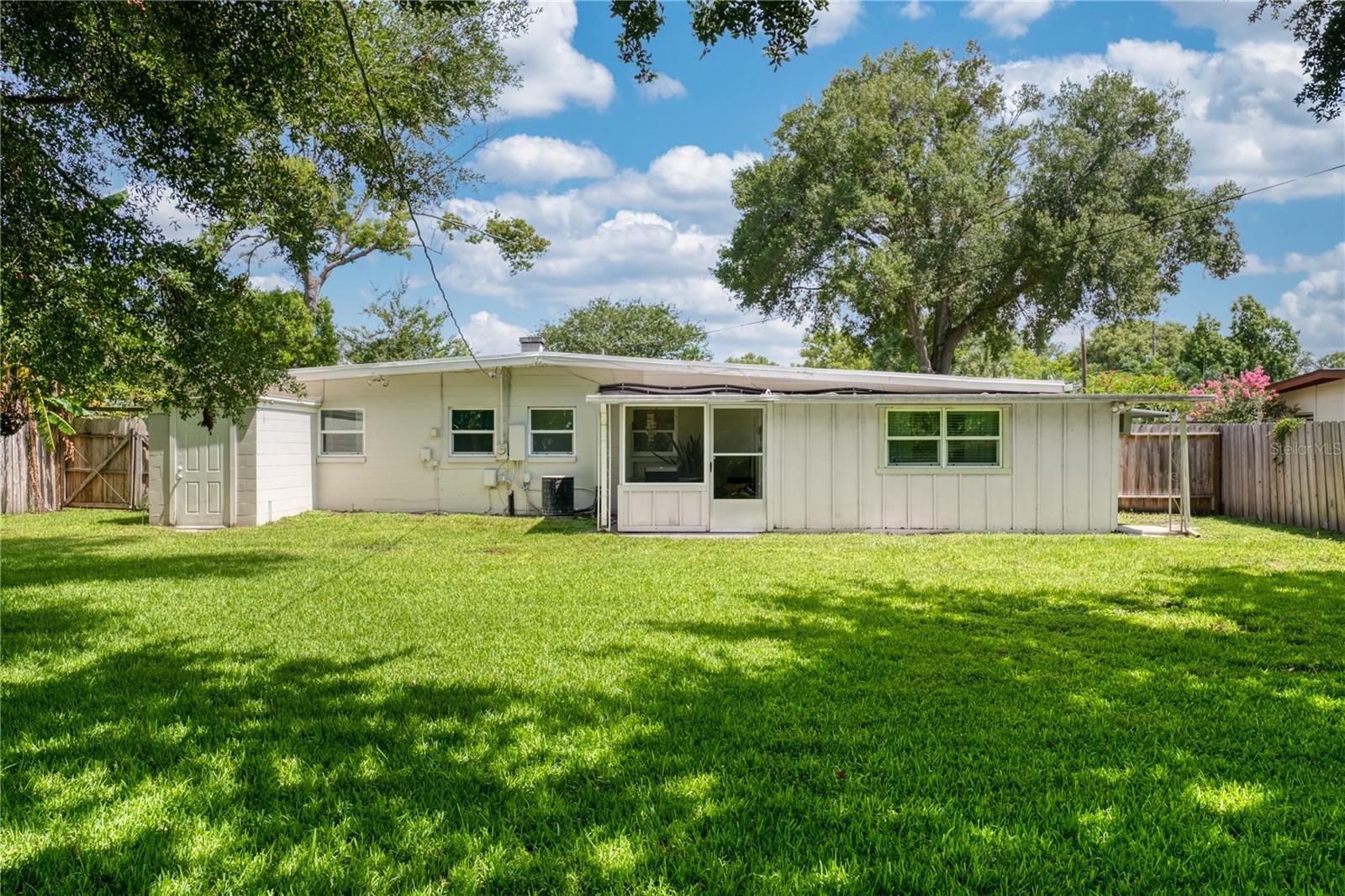 Image 21 of 23 For 4106 Alverado Street