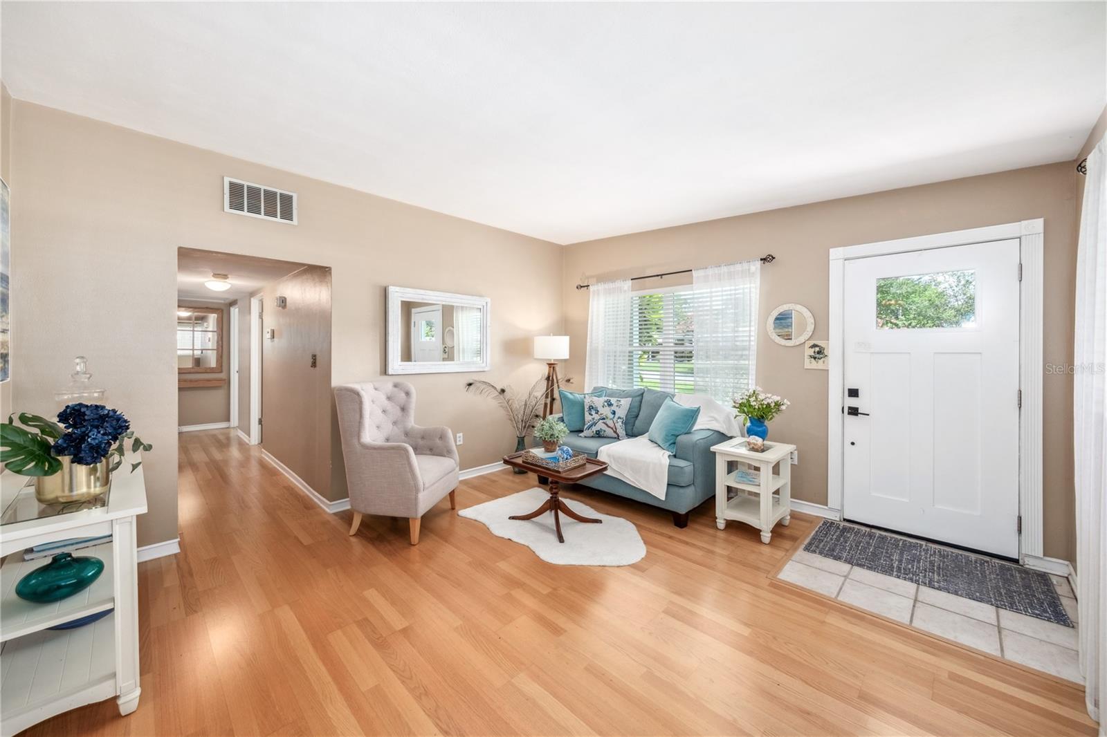 Image 3 of 23 For 4106 Alverado Street