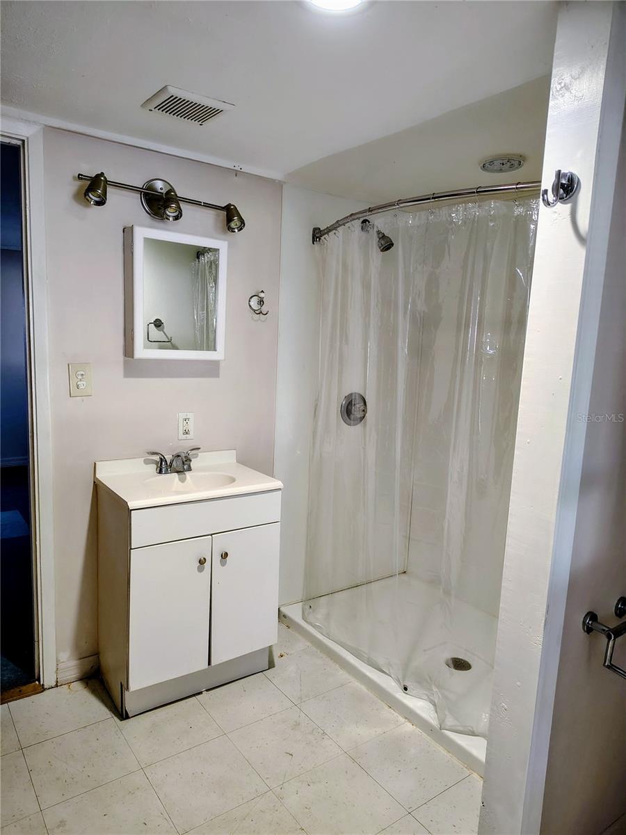 Image 5 of 11 For 9809 7th Avenue