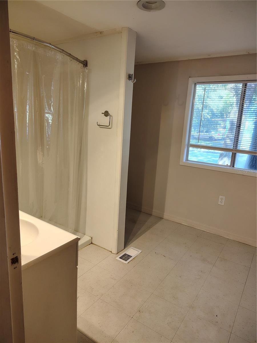 Image 6 of 11 For 9809 7th Avenue