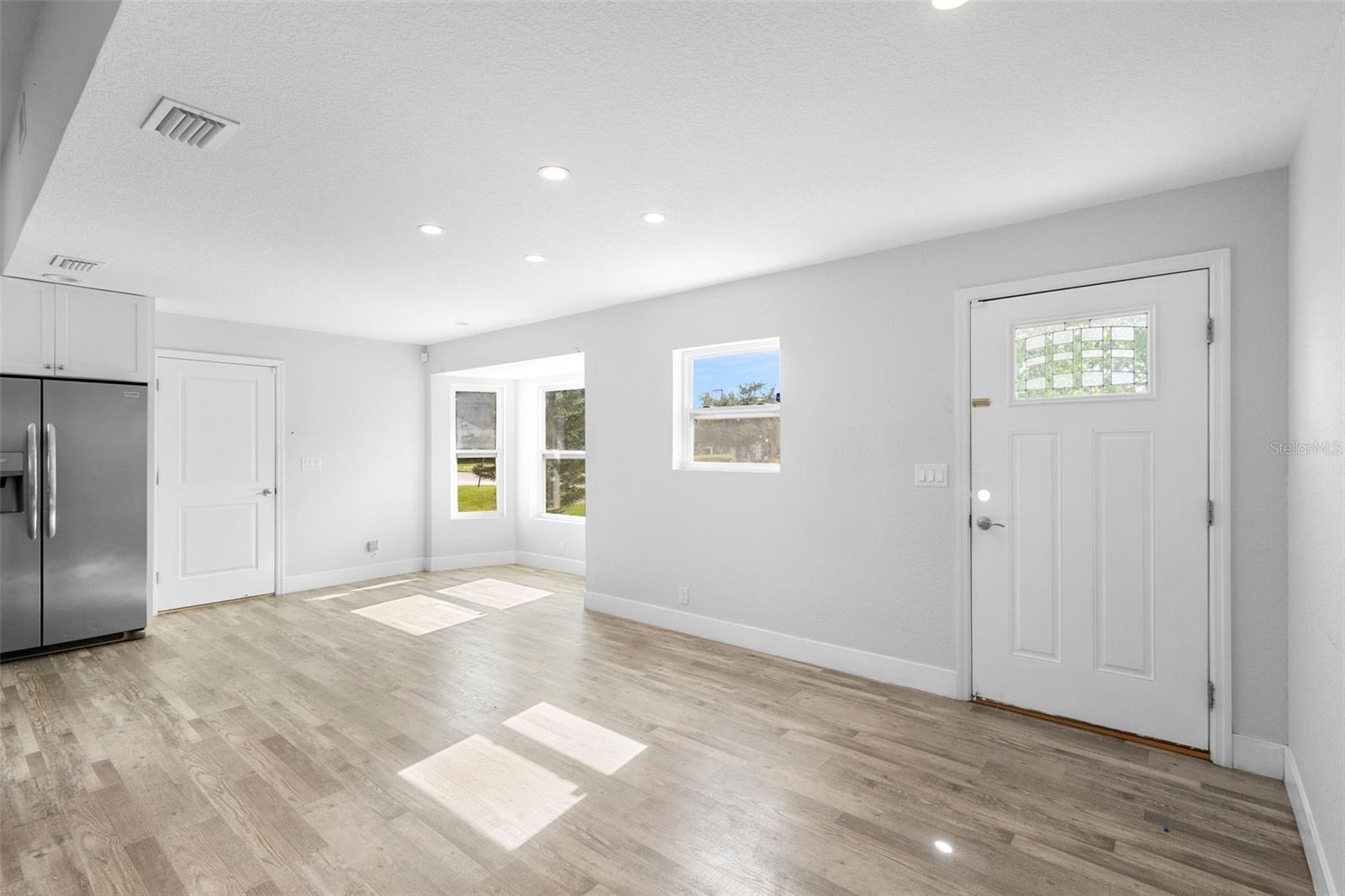 Image 12 of 39 For 120 Cascade Avenue Se