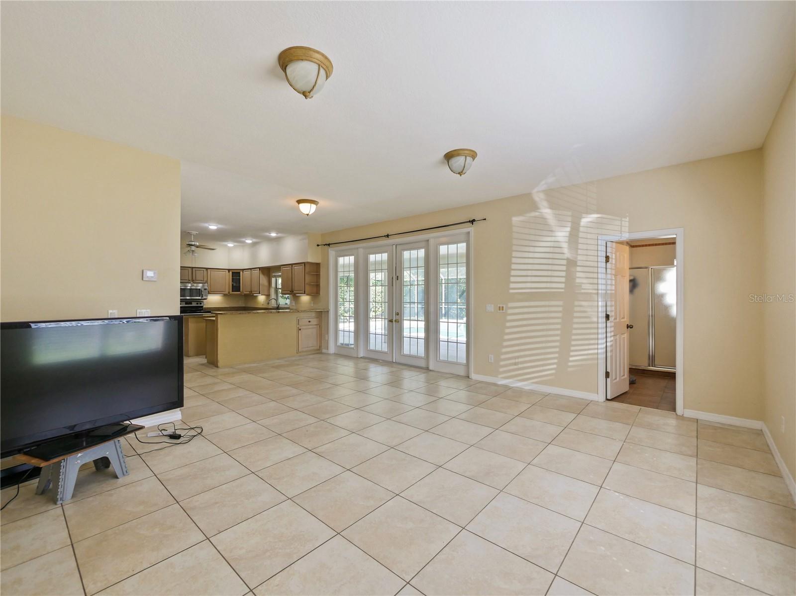 Image 10 of 32 For 14360 Stamford Circle