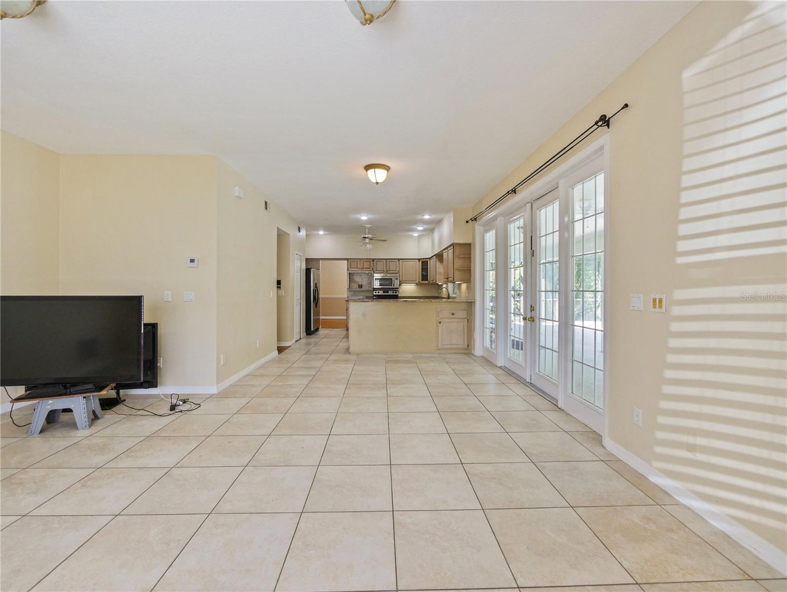 Image 11 of 32 For 14360 Stamford Circle