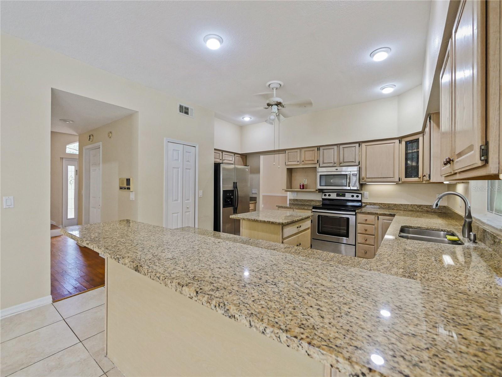 Image 12 of 32 For 14360 Stamford Circle
