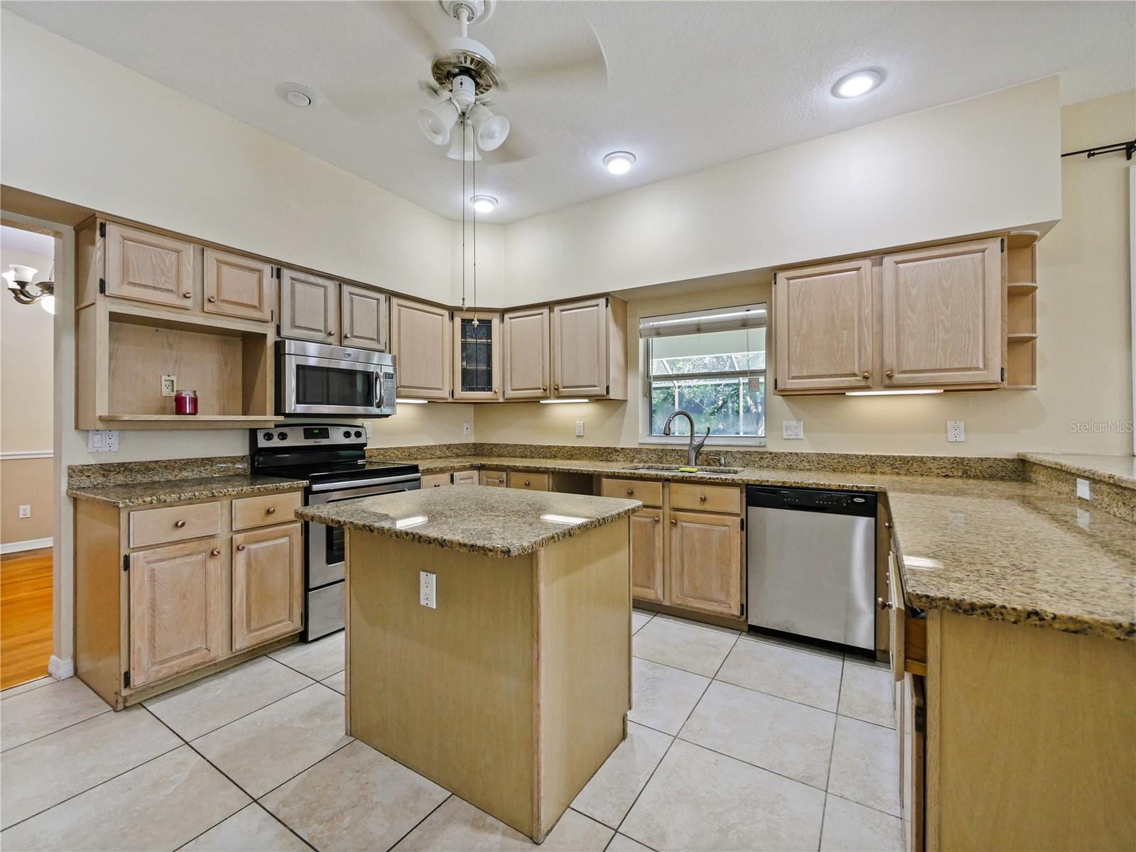 Image 15 of 32 For 14360 Stamford Circle