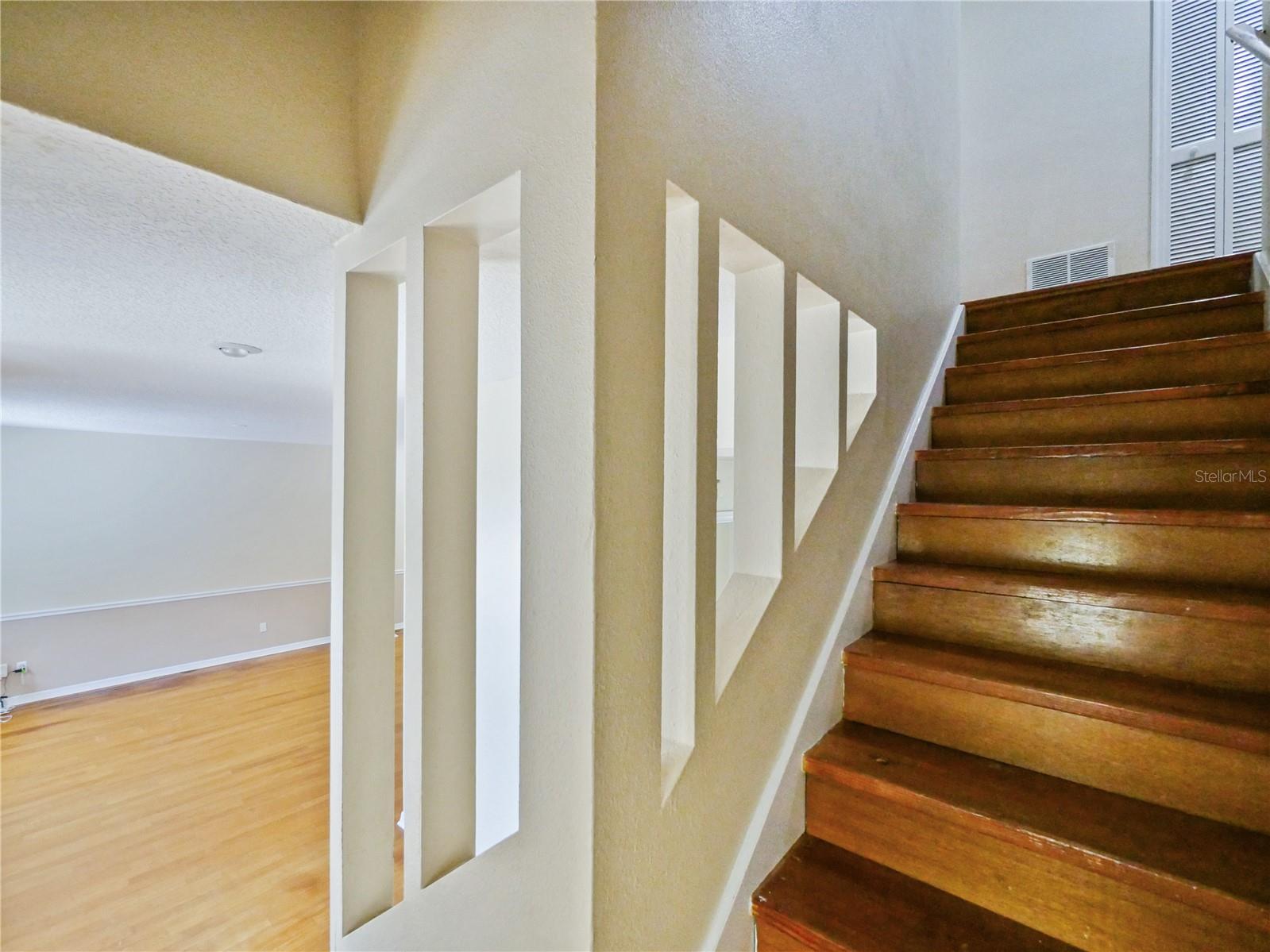 Image 16 of 32 For 14360 Stamford Circle