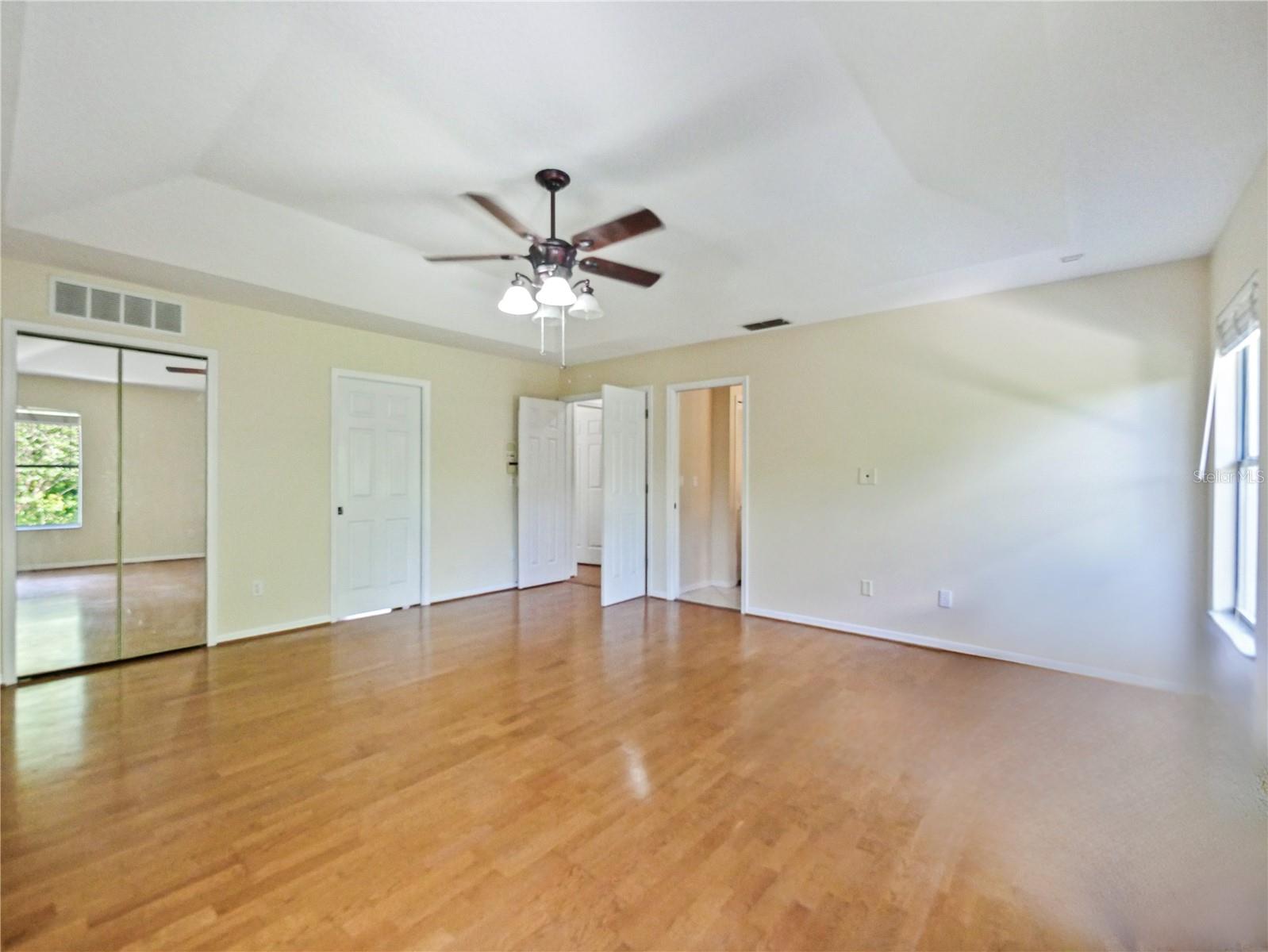 Image 20 of 32 For 14360 Stamford Circle