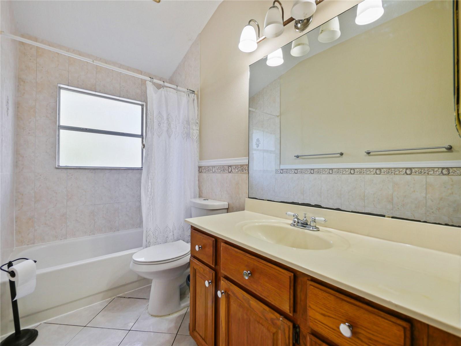 Image 21 of 32 For 14360 Stamford Circle