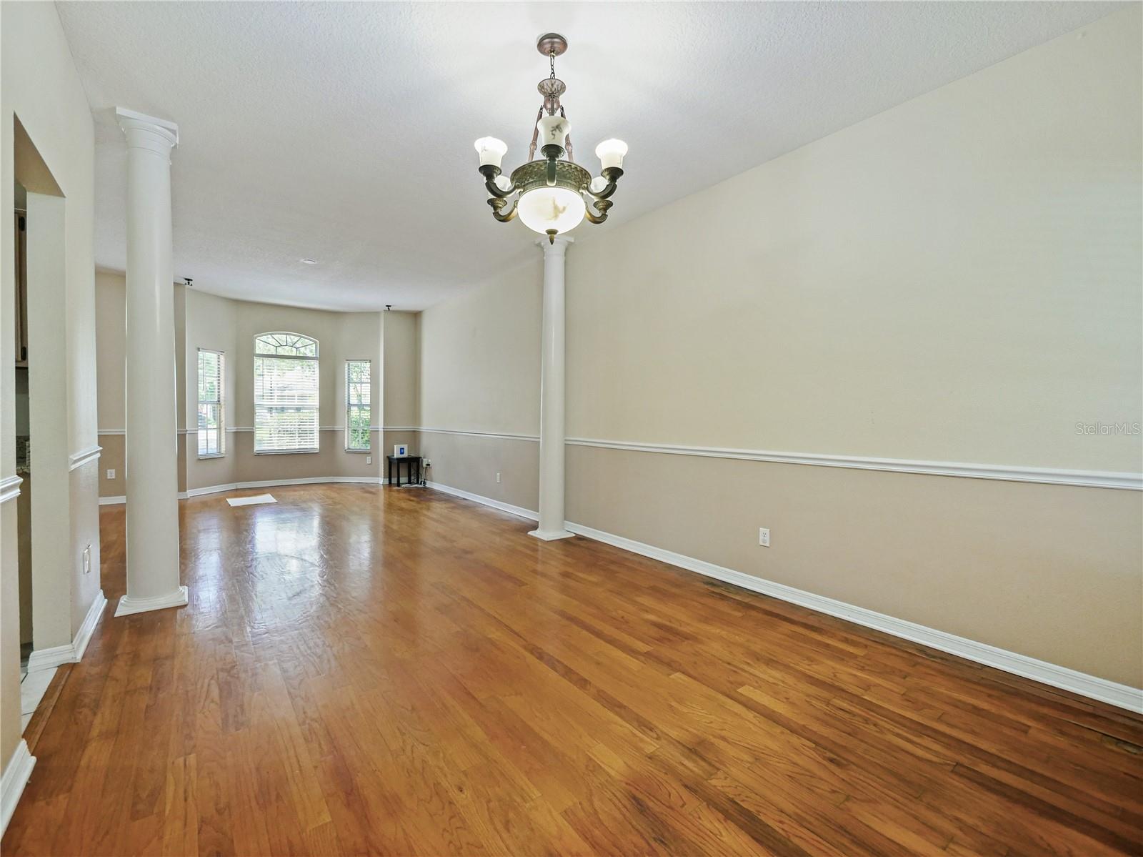 Image 23 of 32 For 14360 Stamford Circle