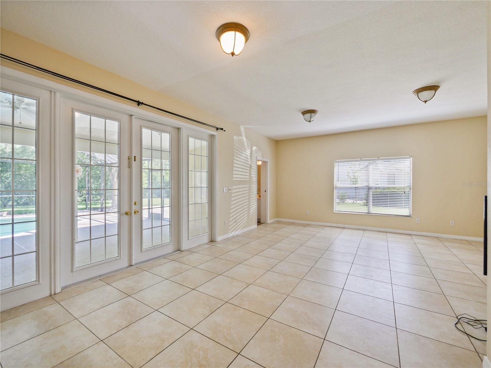 Image 9 of 32 For 14360 Stamford Circle