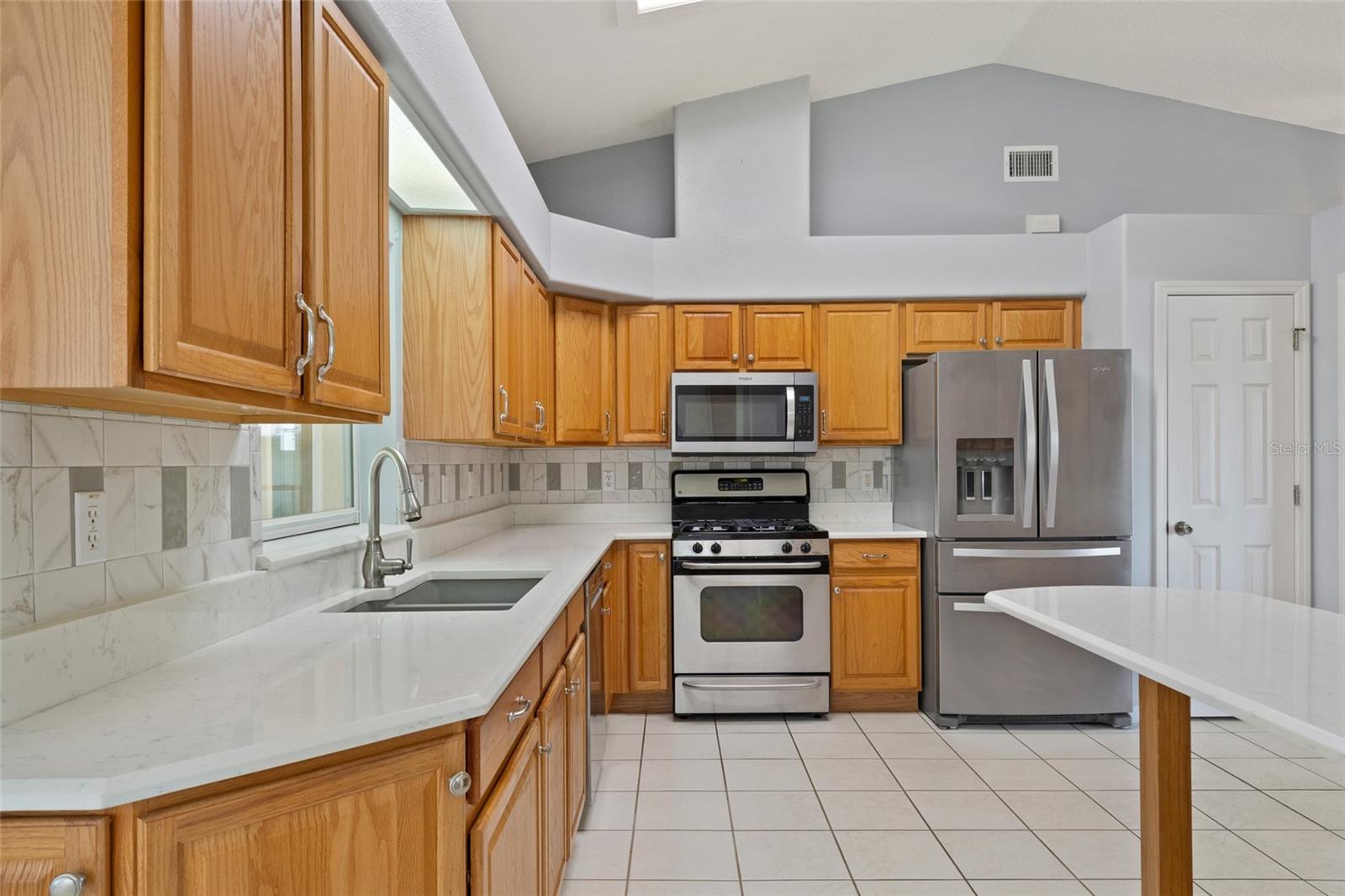 Image 16 of 42 For 21144 Royal St Georges Lane