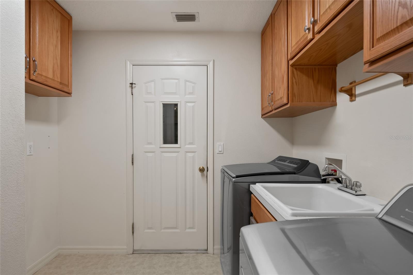 Image 22 of 42 For 21144 Royal St Georges Lane