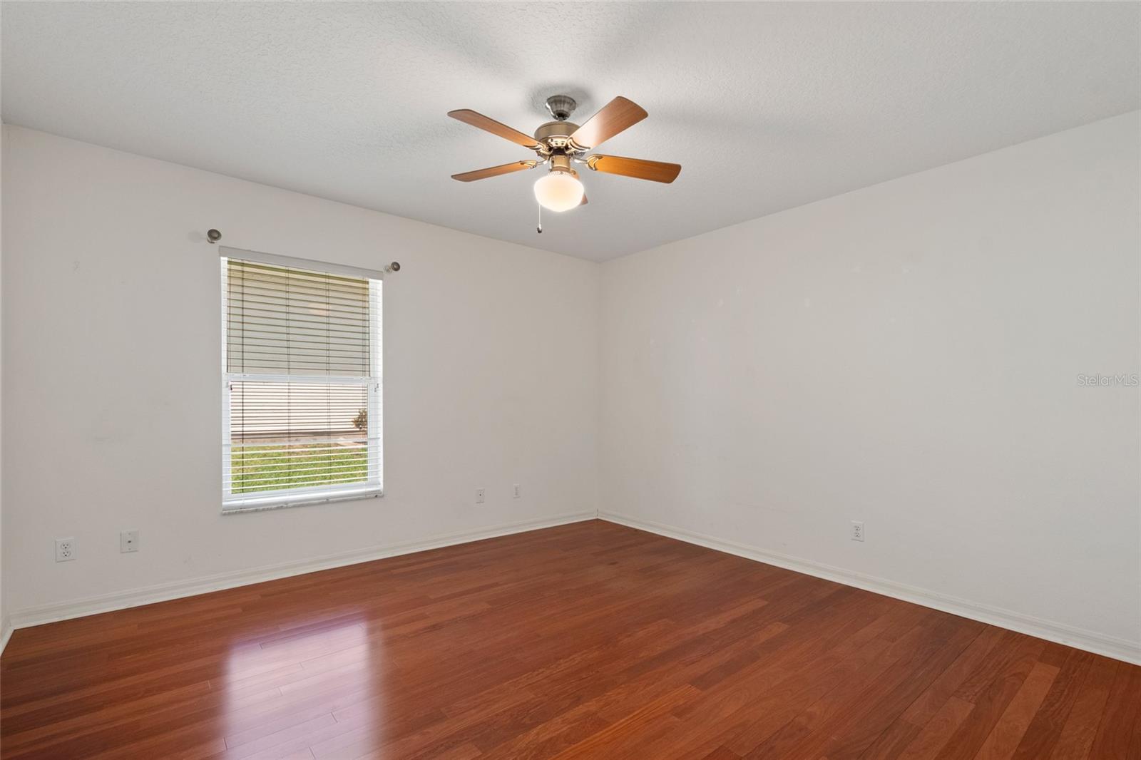 Image 30 of 42 For 21144 Royal St Georges Lane