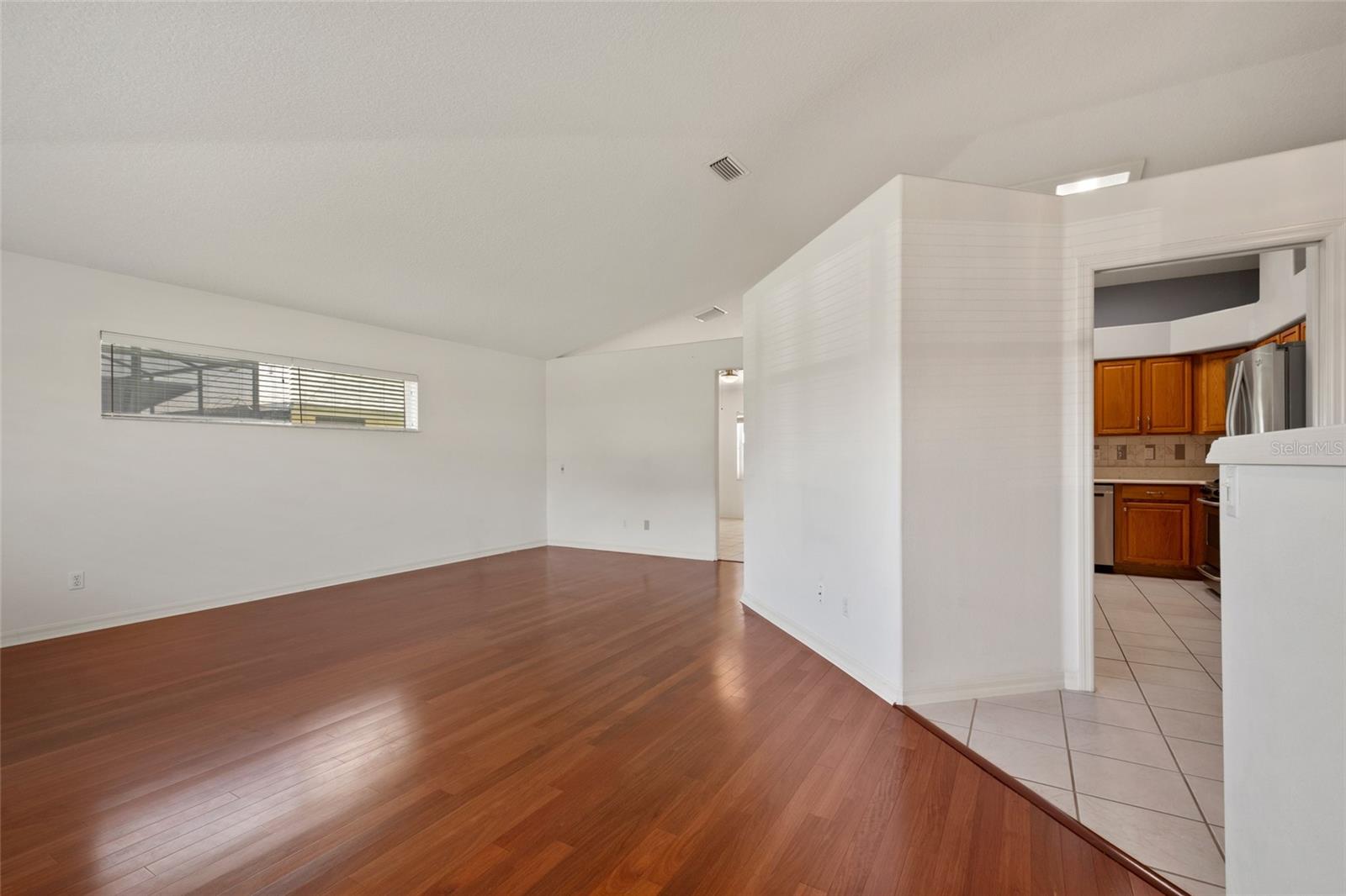 Image 7 of 42 For 21144 Royal St Georges Lane