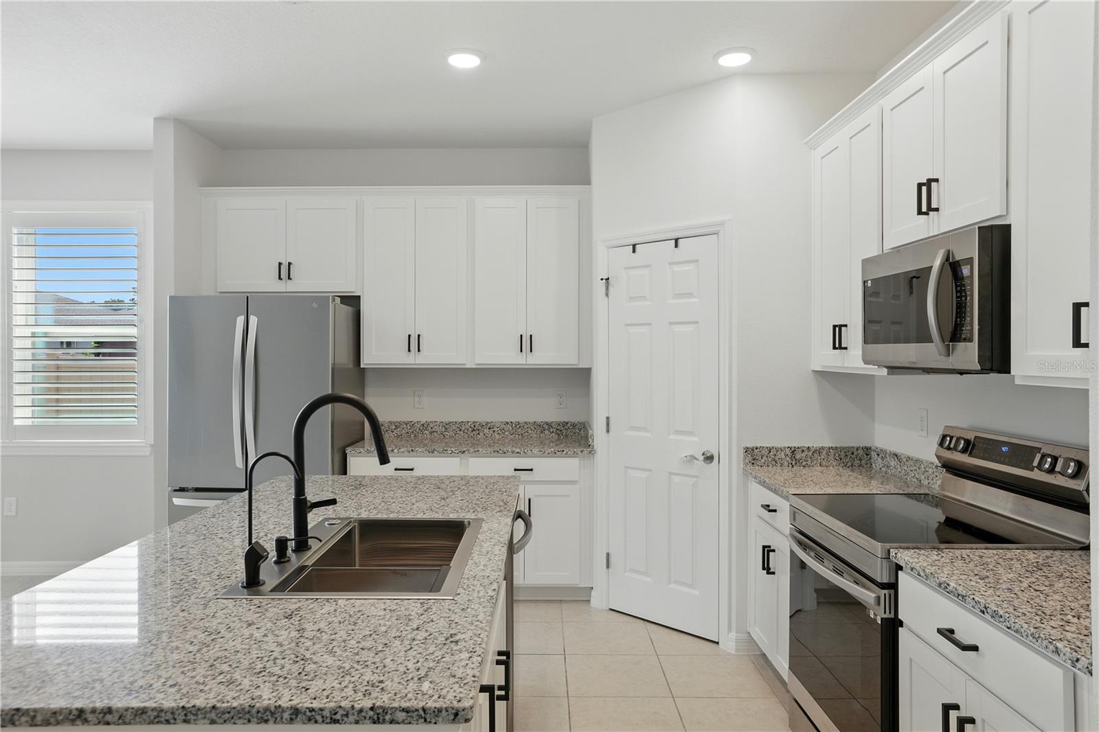 Image 11 of 41 For 24401 Sunnys Halo Way