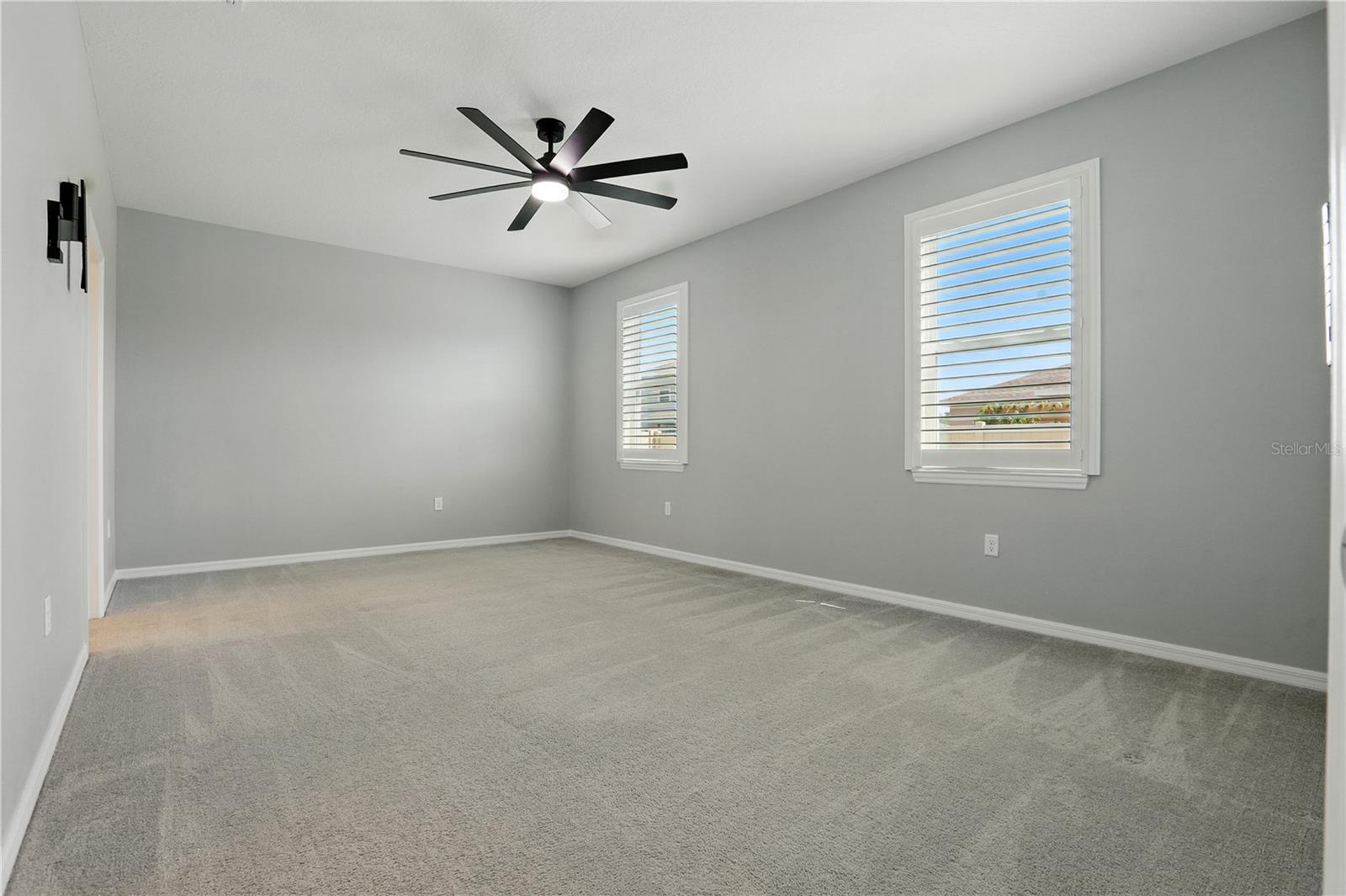 Image 16 of 41 For 24401 Sunnys Halo Way