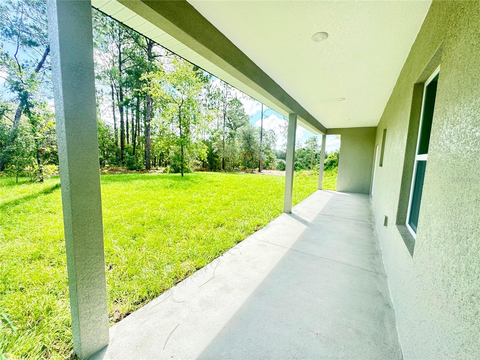 Listing photo id 8 for 8051 Pinkinz Way