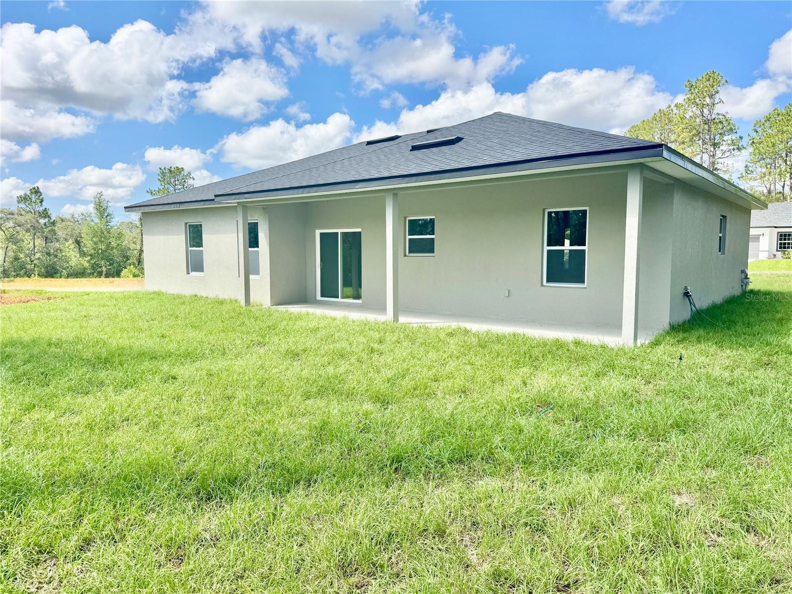 Listing photo id 5 for 8051 Pinkinz Way