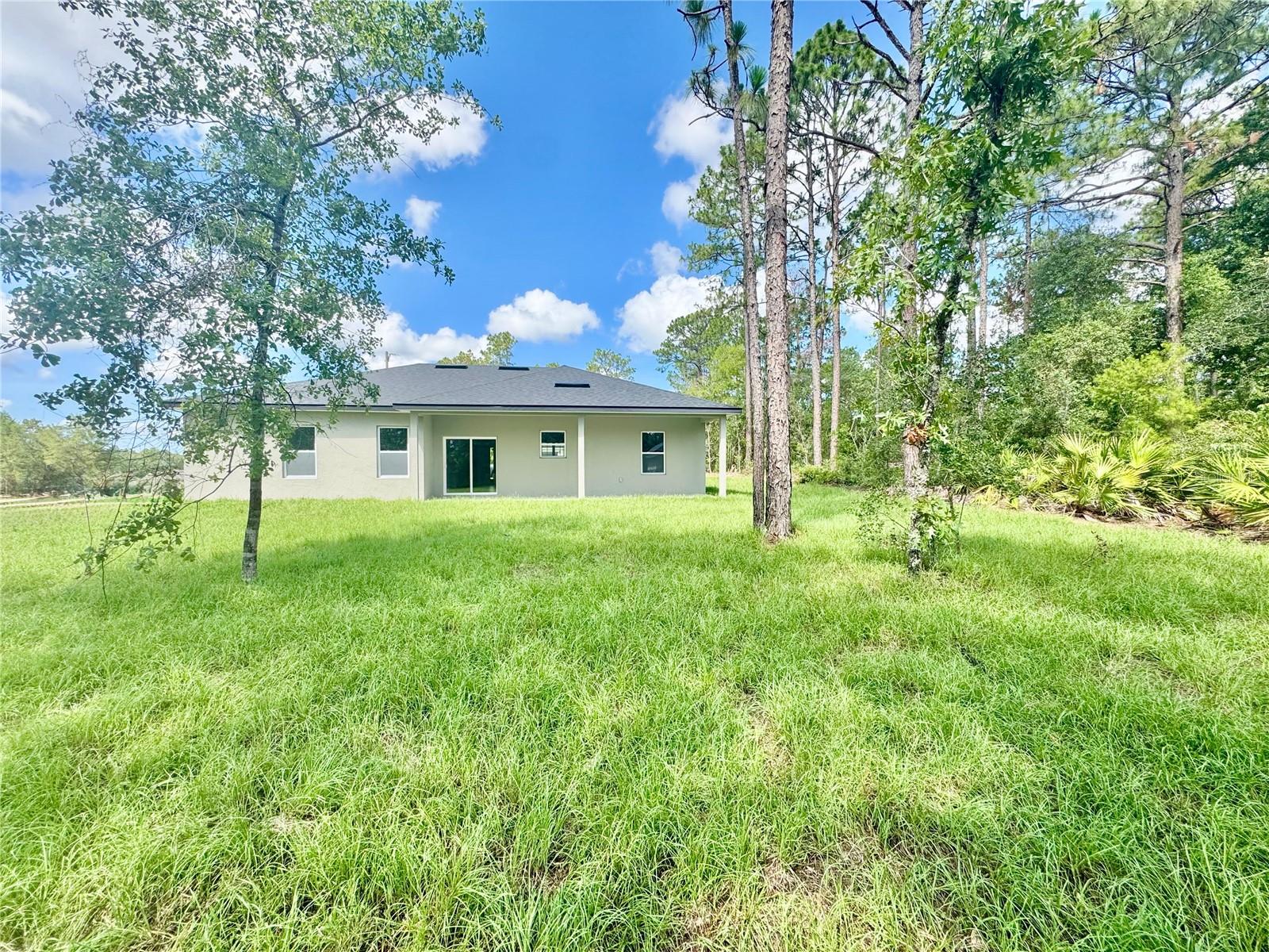 Listing photo id 7 for 8051 Pinkinz Way