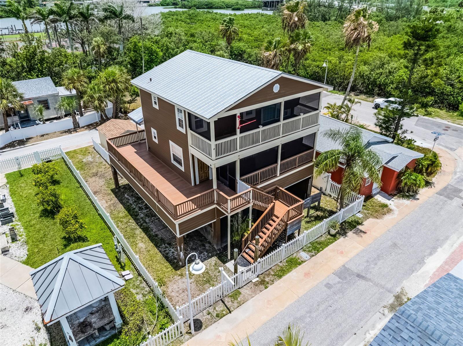 Image 30 of 46 For 19105 Whispering Pines Drive