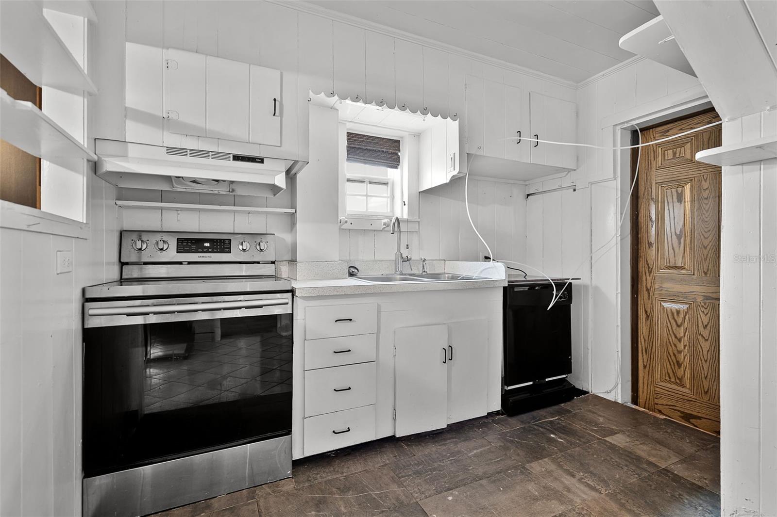 Image 8 of 46 For 19105 Whispering Pines Drive
