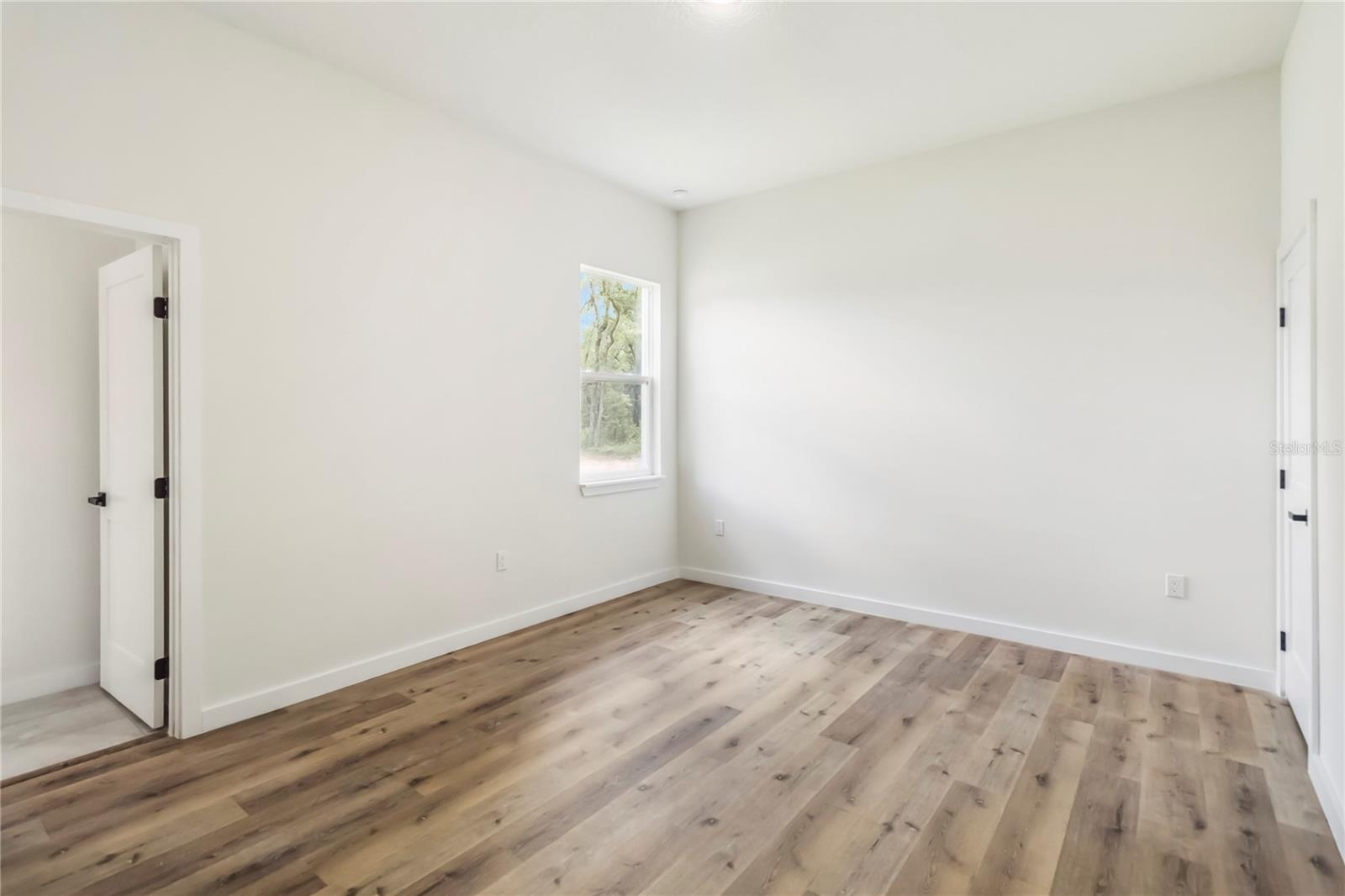 Listing photo id 8 for 10577 Umber Terrace