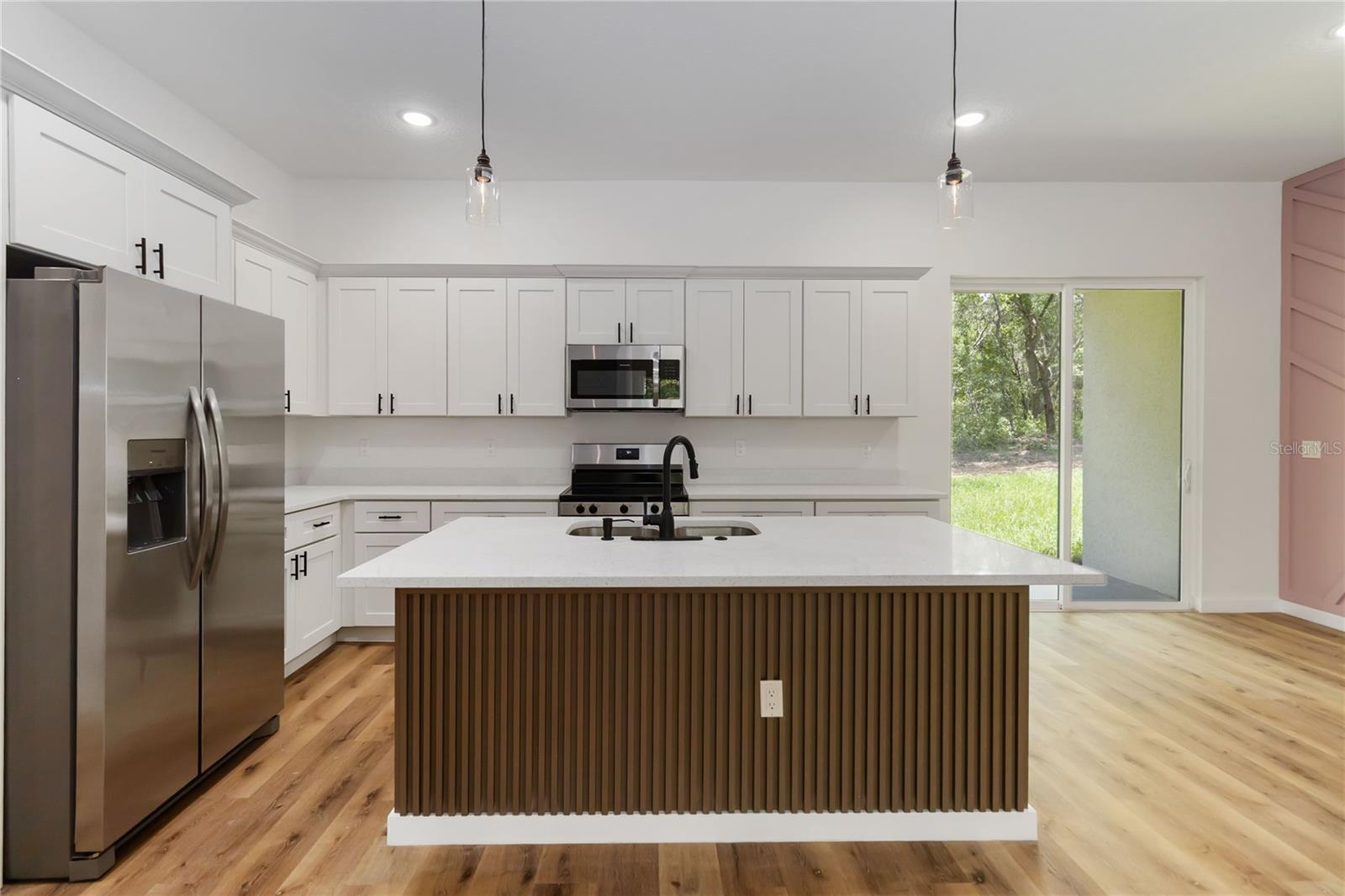 Listing photo id 5 for 10611 Umber Terrace