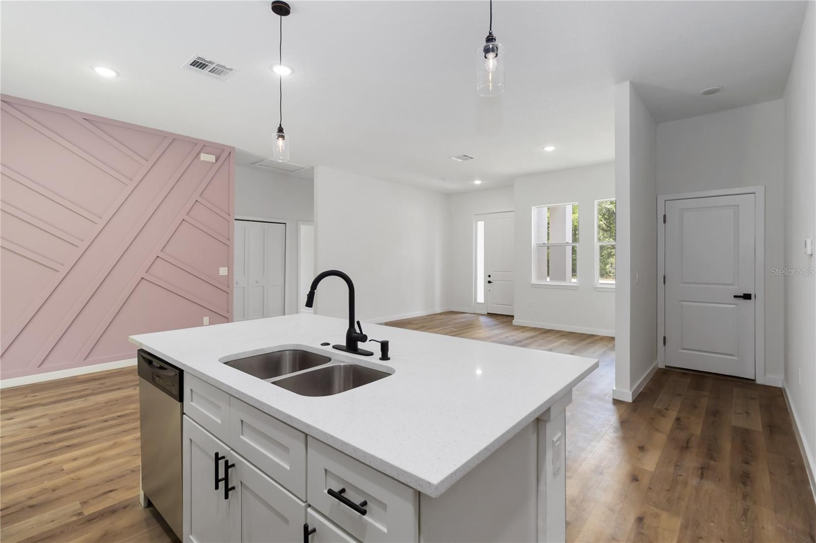 Listing photo id 7 for 10611 Umber Terrace