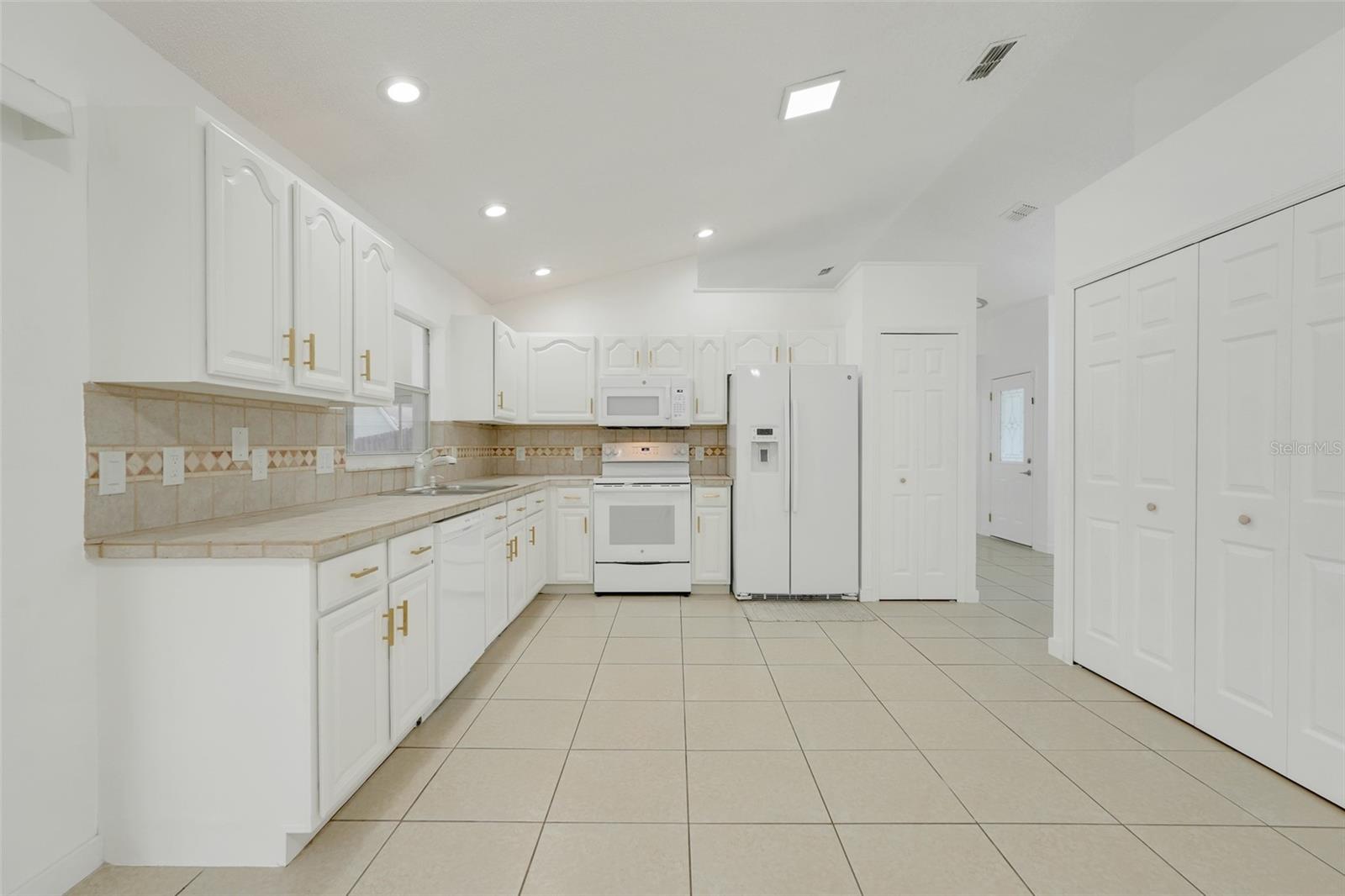Image 16 of 39 For 1322 Ravida Woods Drive