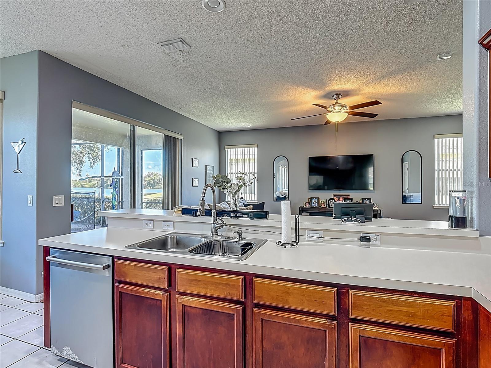 Image 10 of 91 For 2530 The Oaks Boulevard