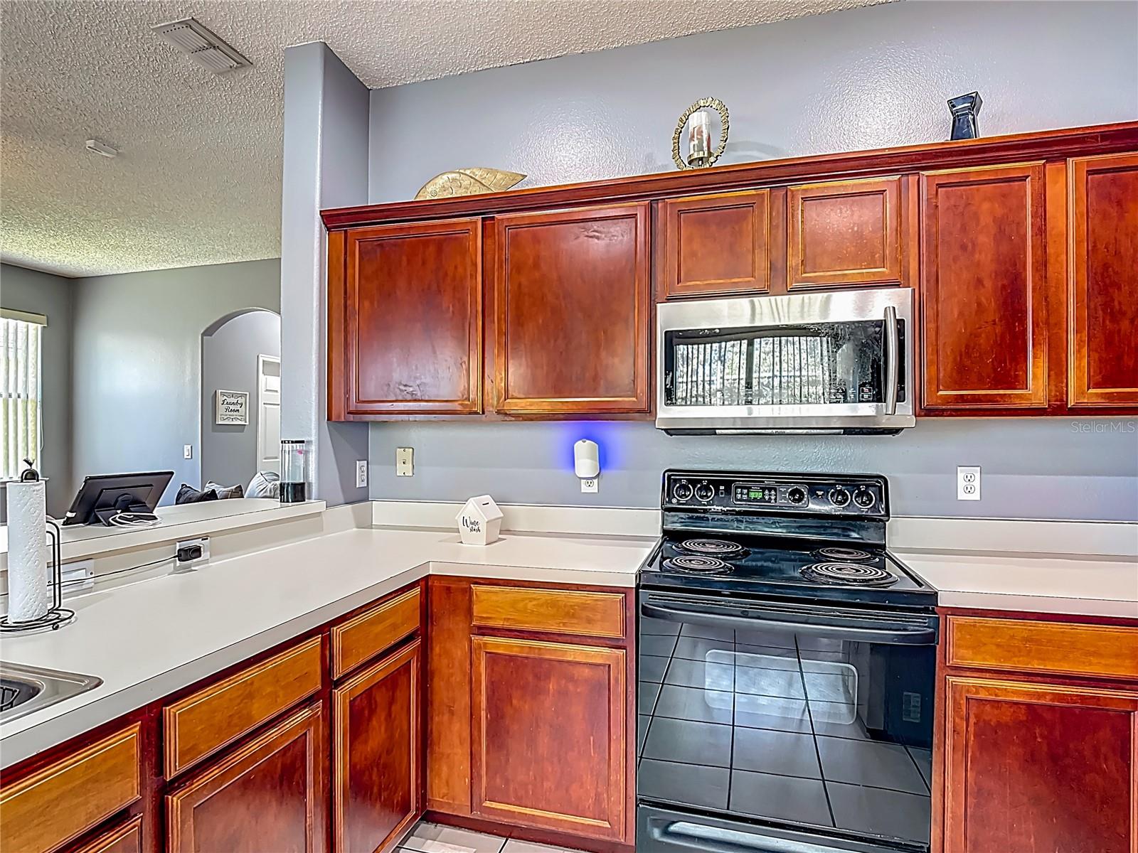 Image 11 of 91 For 2530 The Oaks Boulevard