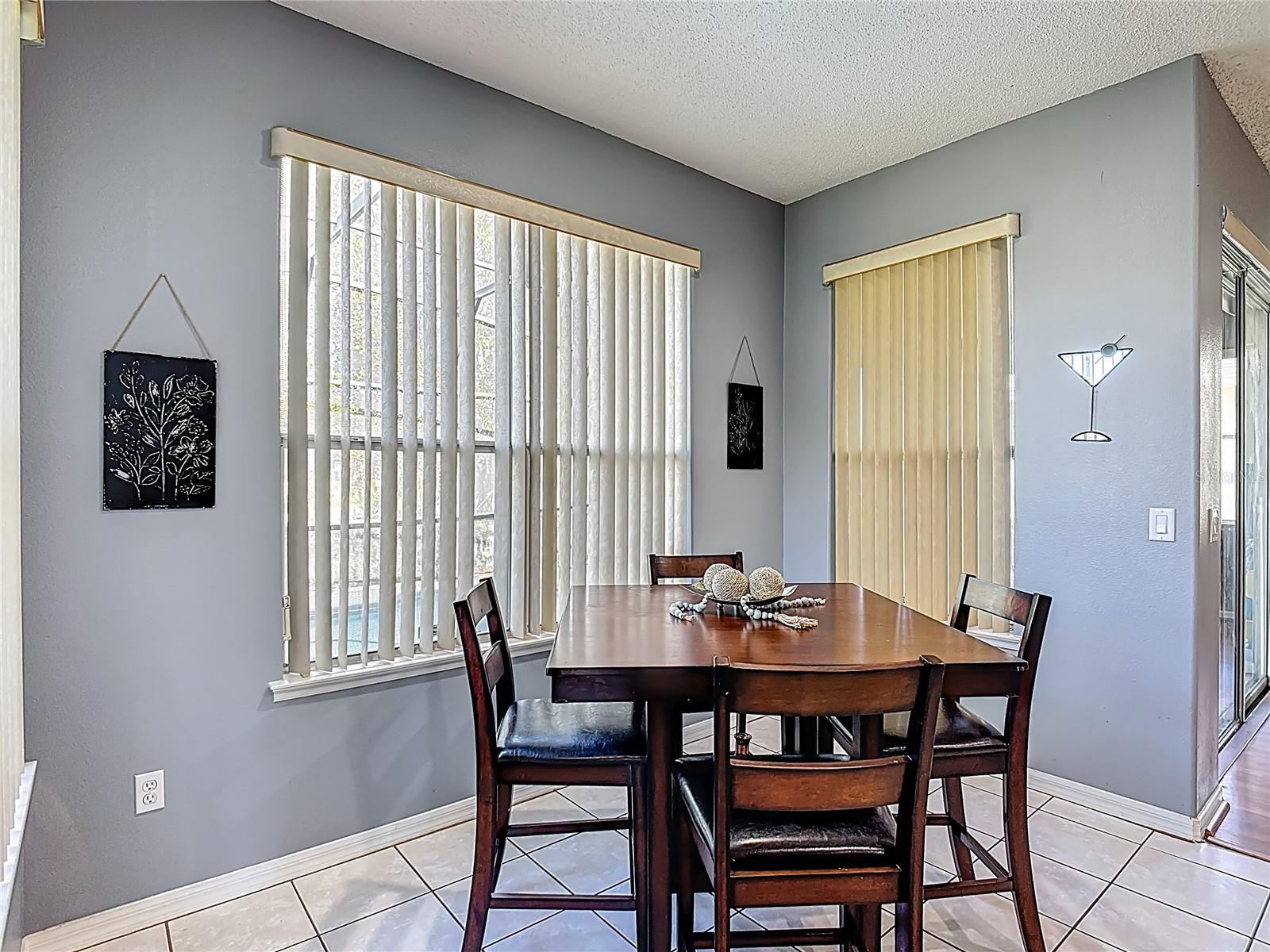 Image 12 of 91 For 2530 The Oaks Boulevard
