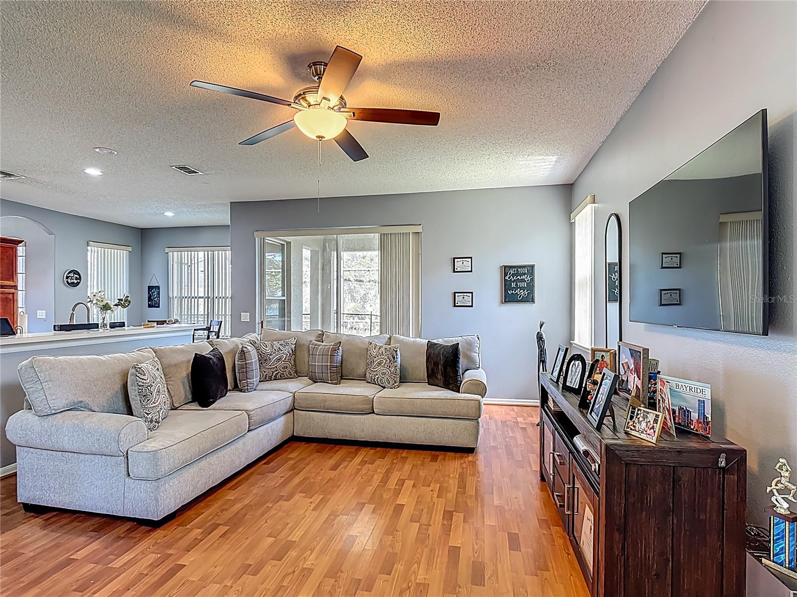 Image 16 of 91 For 2530 The Oaks Boulevard