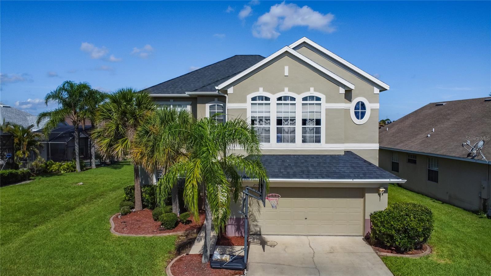 Image 2 of 91 For 2530 The Oaks Boulevard