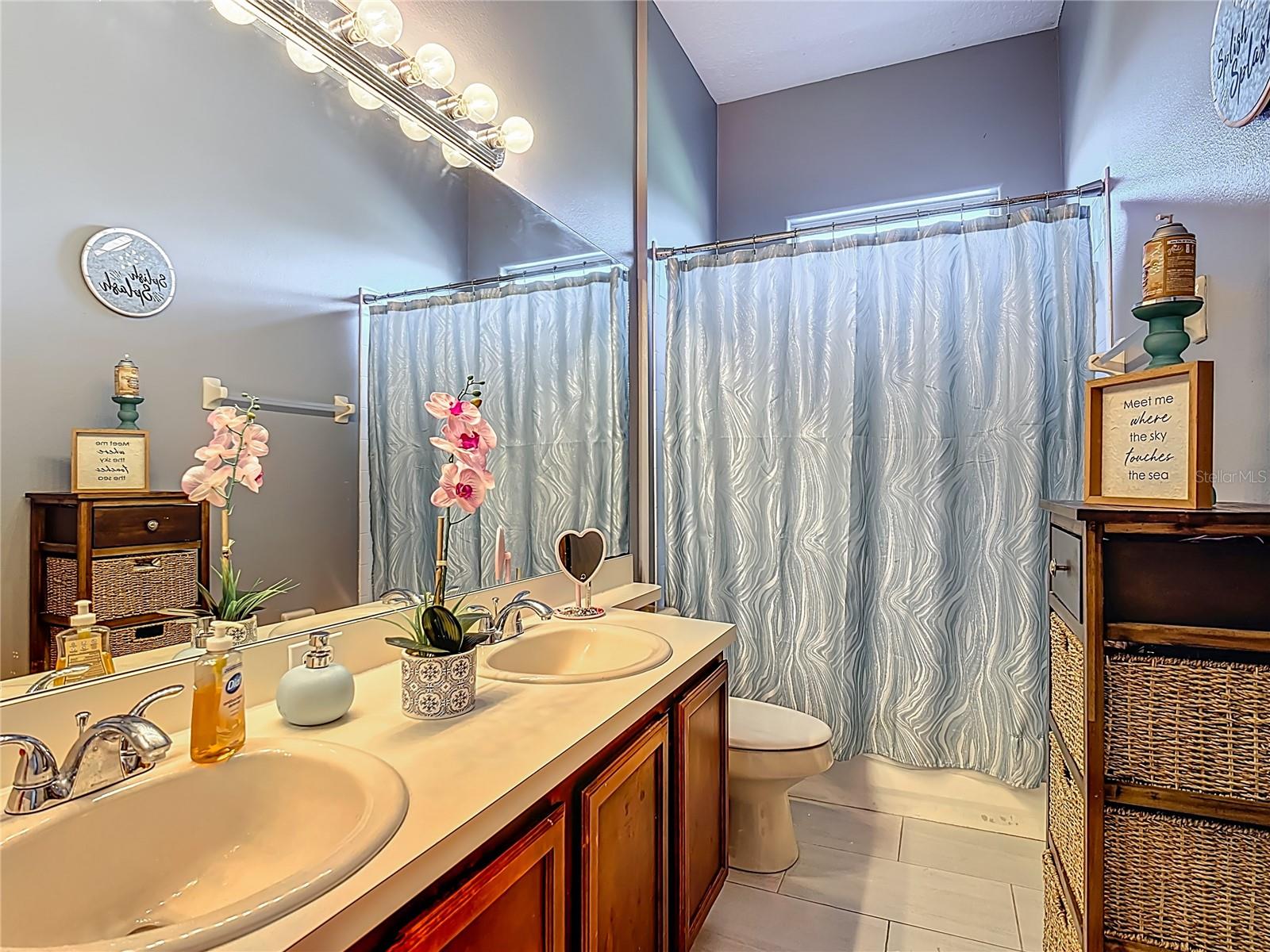 Image 31 of 91 For 2530 The Oaks Boulevard