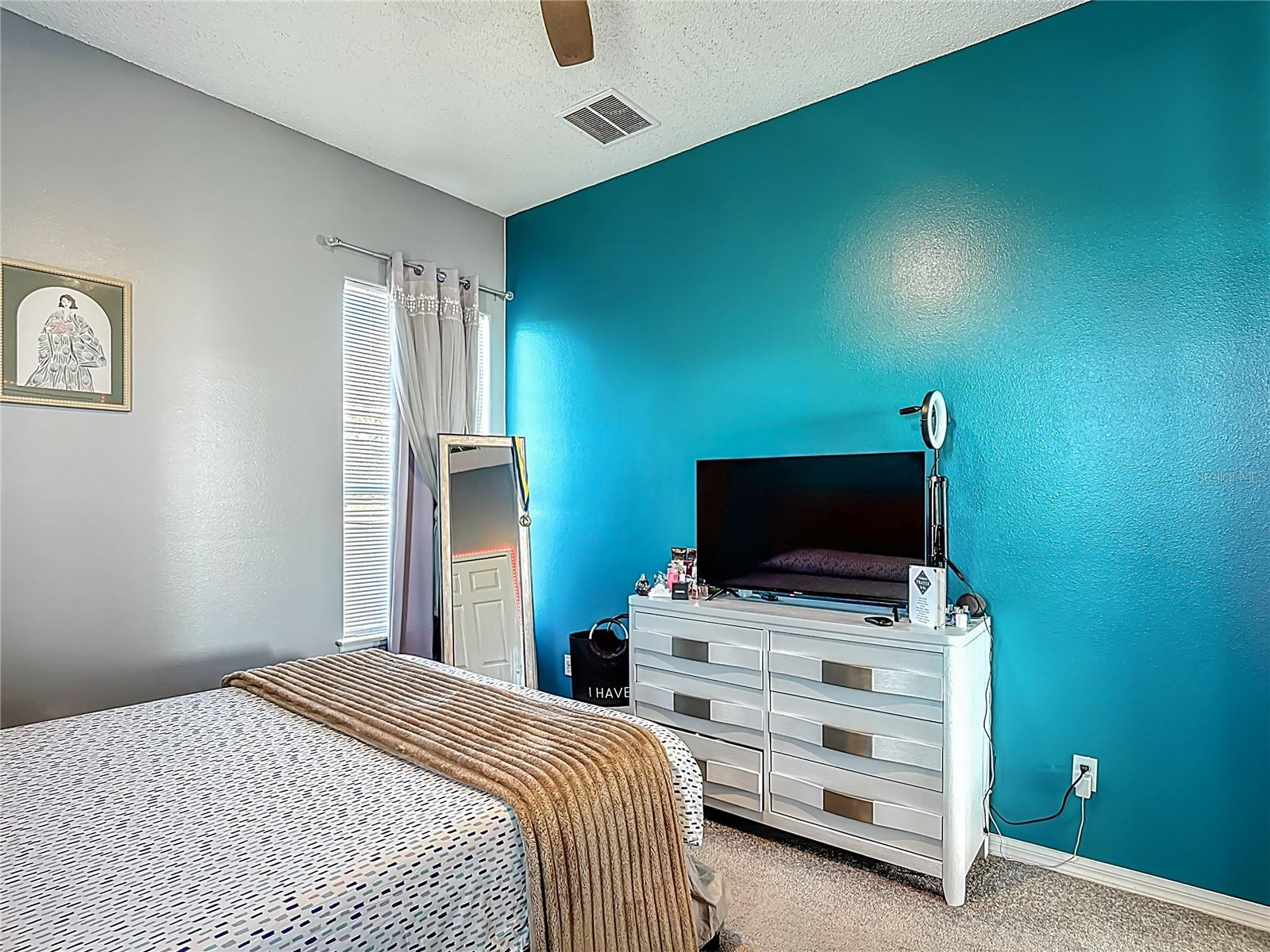 Image 37 of 91 For 2530 The Oaks Boulevard