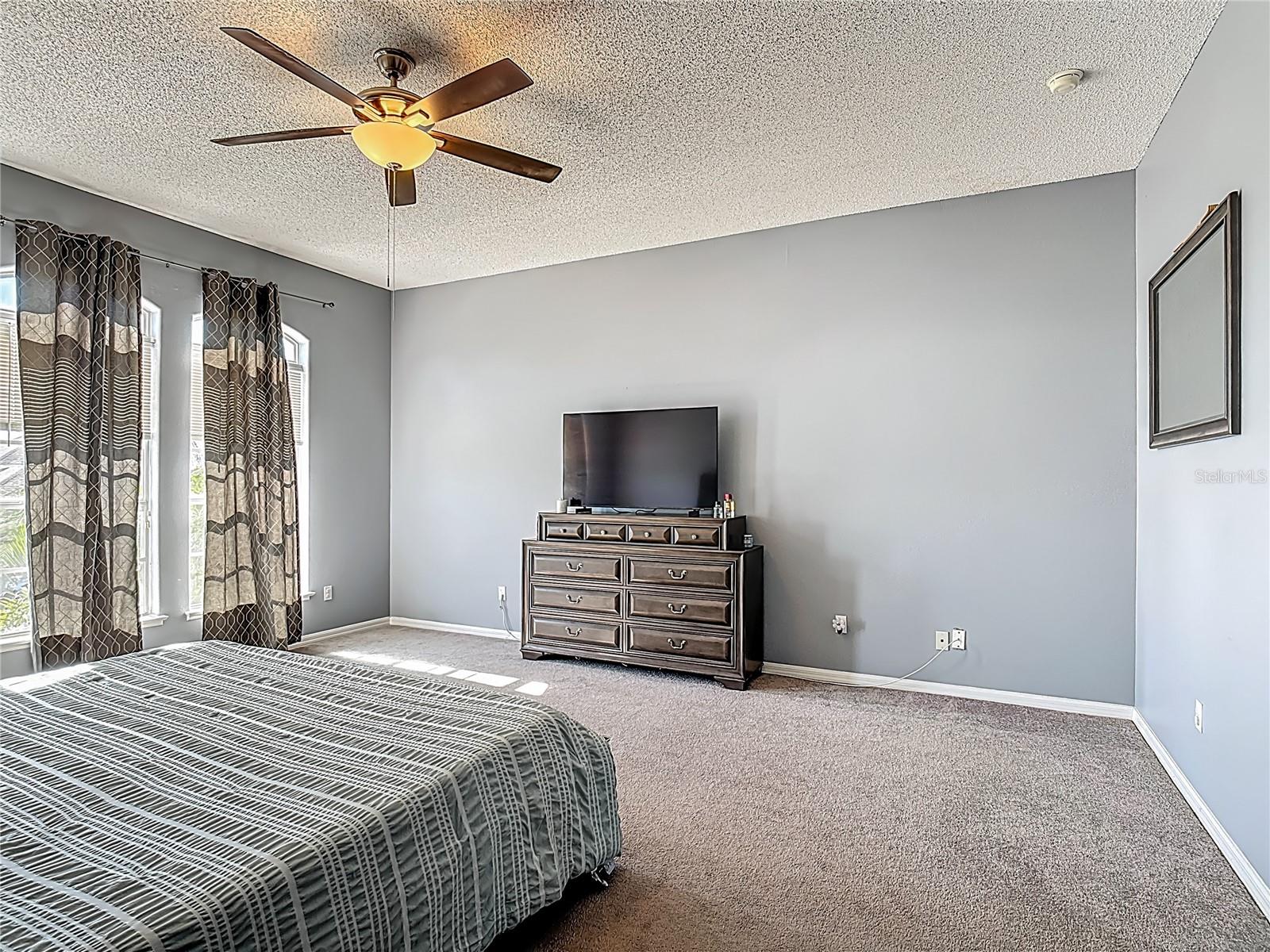 Image 40 of 91 For 2530 The Oaks Boulevard