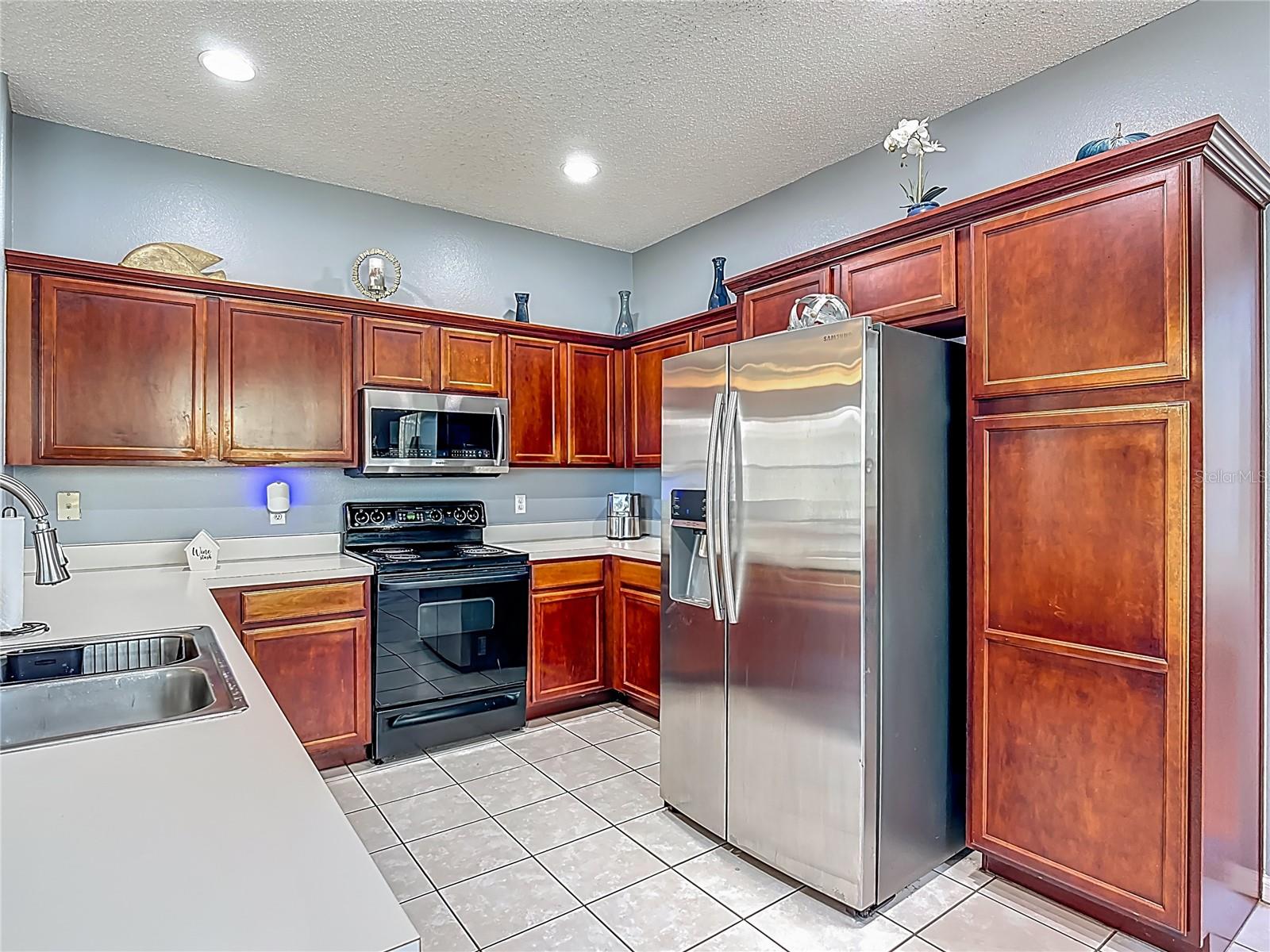 Image 6 of 91 For 2530 The Oaks Boulevard