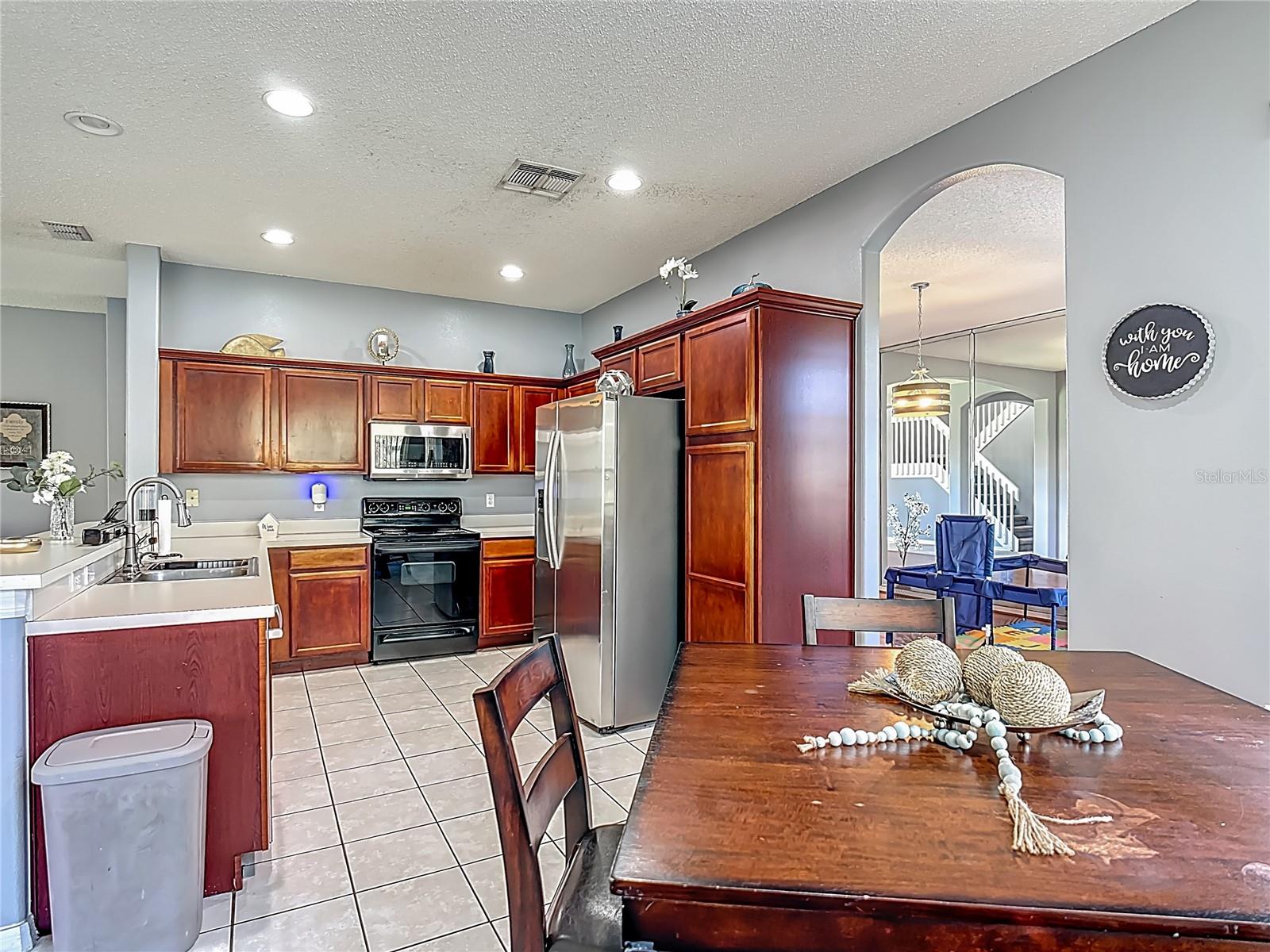 Image 9 of 91 For 2530 The Oaks Boulevard