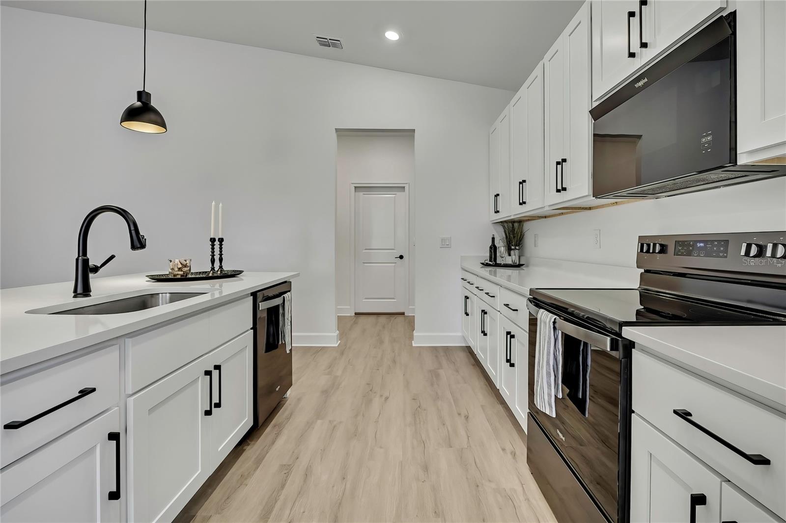 Image 11 of 49 For 9739 Loretto Street