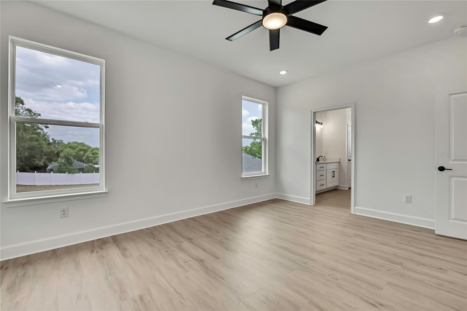 Image 18 of 49 For 9739 Loretto Street