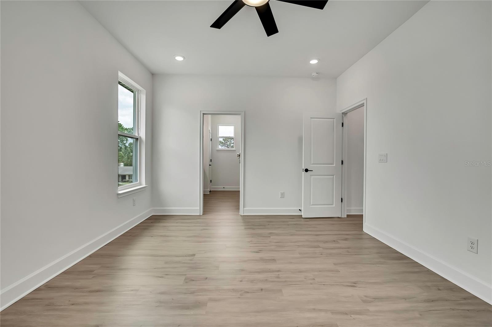 Image 19 of 49 For 9739 Loretto Street