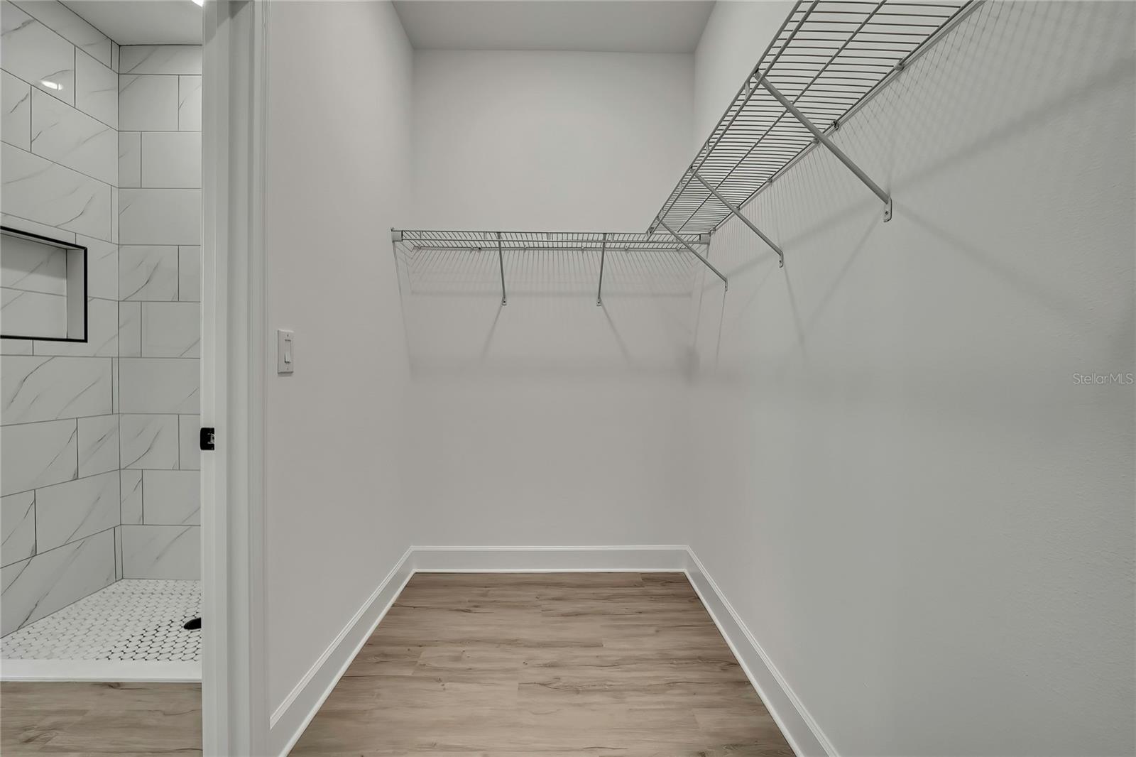 Image 23 of 49 For 9739 Loretto Street