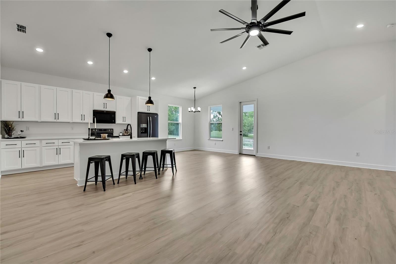 Image 3 of 49 For 9739 Loretto Street
