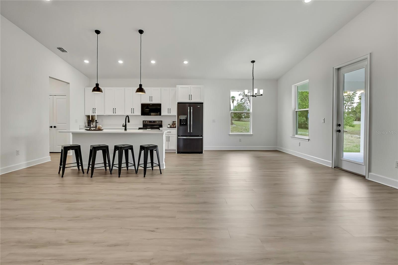 Image 4 of 49 For 9739 Loretto Street