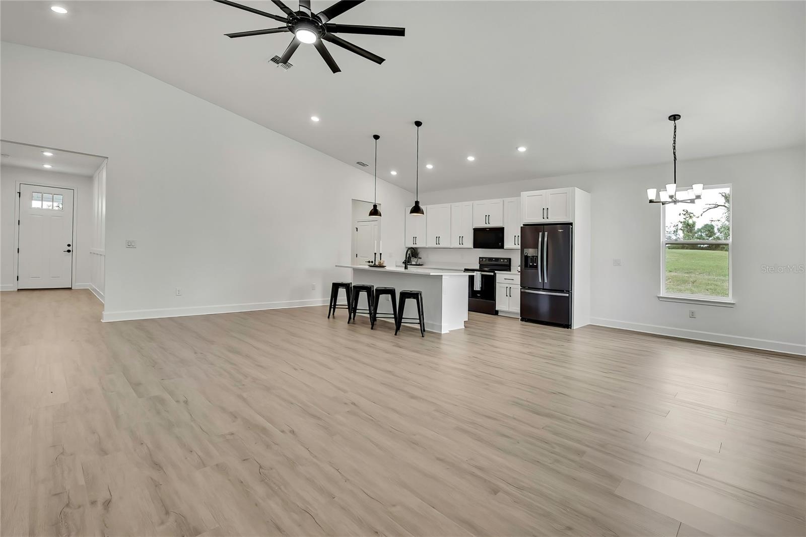 Image 5 of 49 For 9739 Loretto Street