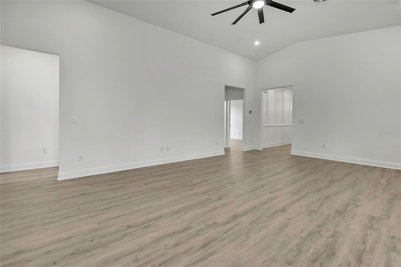 Image 7 of 49 For 9739 Loretto Street