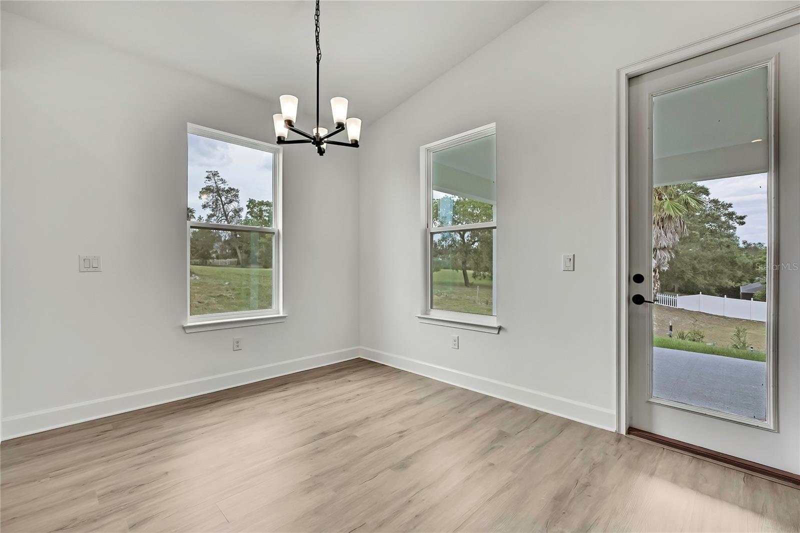 Image 9 of 49 For 9739 Loretto Street