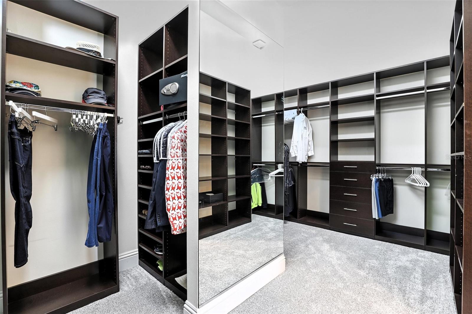 Image 36 of 91 For 12132 Montalcino Circle